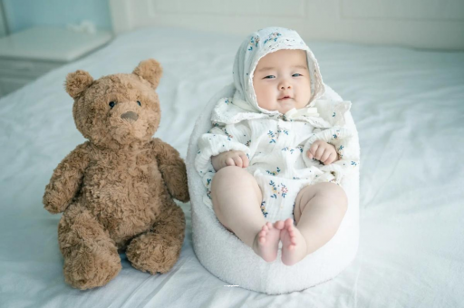 衡阳宝宝吃不饱母乳的症状